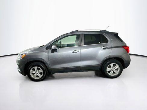 Used 2020 Chevrolet Trax LT w/ LT Convenience Package AWD/4WD image 4