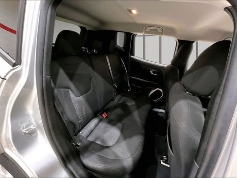 Used 2016 Jeep Renegade Latitude AWD/4WD image 25