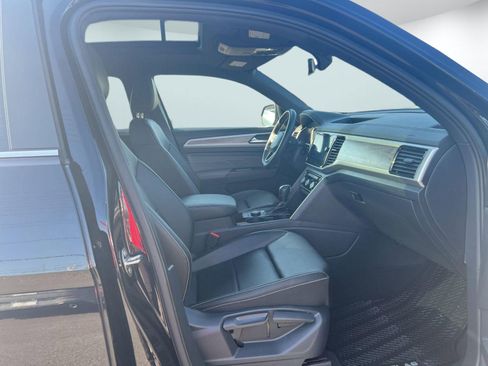 Certified 2023 Volkswagen Atlas Cross Sport SE w/ Panoramic Sunroof Package image 26