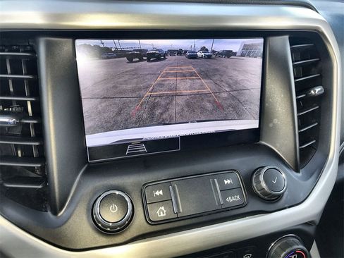 Used 2023 GMC Acadia SLE w/ Driver Convenience Package image 17