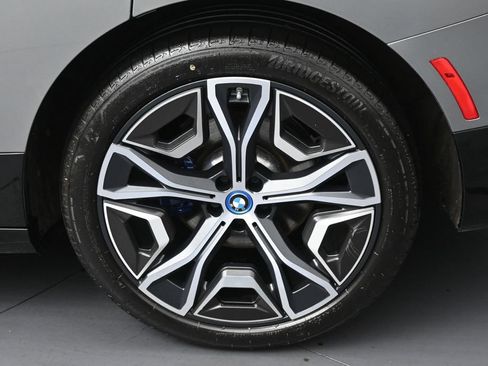 Used 2024 BMW iX xDrive50 w/ Premium Package AWD/4WD image 35