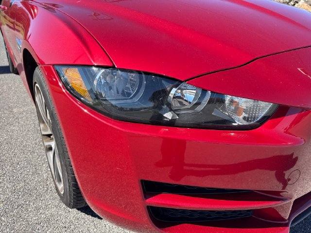 Used 2017 Jaguar XE Premium AWD/4WD image 12