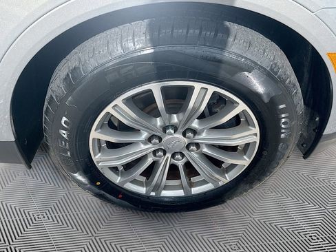 Used 2018 Cadillac XT5 Luxury w/ Driver Awareness Package AWD/4WD image 32