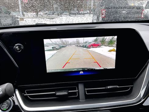 Used 2024 Chevrolet Trax RS w/ Driver Confidence Package image 19