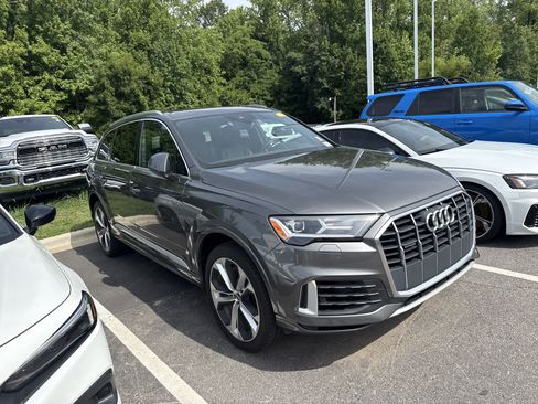 Used 2021 Audi Q7 3.0T Premium Plus w/ Premium Plus Package AWD/4WD image 5