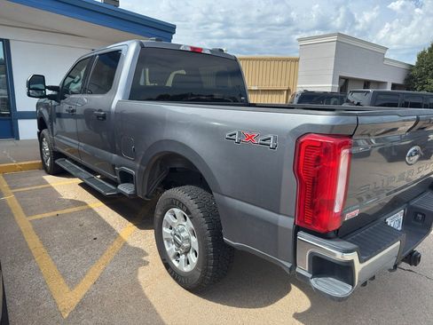 Used 2024 Ford F250 XLT AWD/4WD image 2