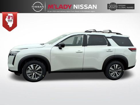 New 2026 Nissan Pathfinder SL image 4
