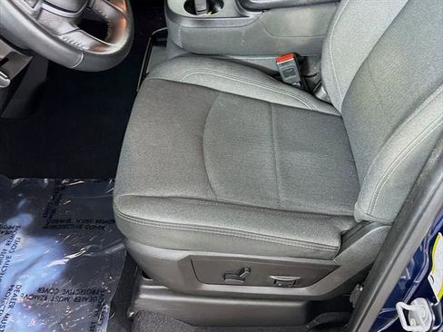 Used 2024 RAM 2500 Big Horn w/ Sport Appearance Package image 31