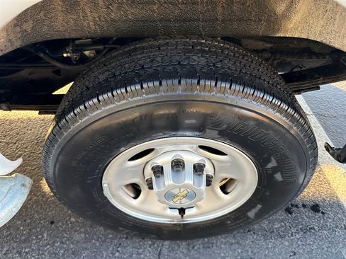 Used 2024 Chevrolet Express 2500 w/ Driver Convenience Package image 12