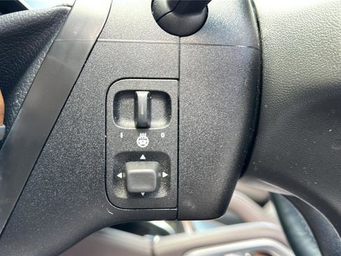 Used 2022 Mercedes-Benz GLS 450 4MATIC image 21