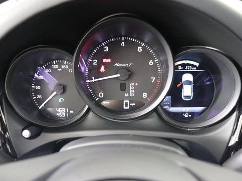 Used 2025 Porsche Macan image 22