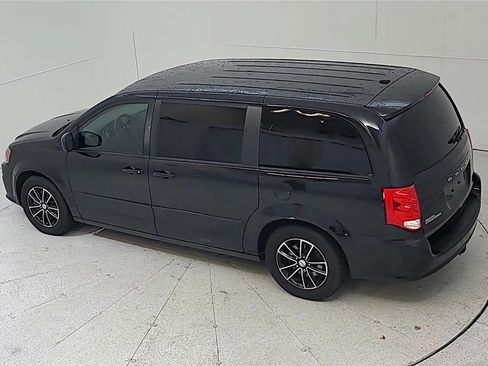 Used 2015 Dodge Grand Caravan SE image 45