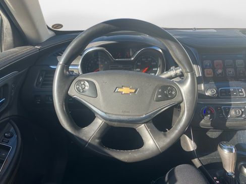 Used 2017 Chevrolet Impala LT image 12