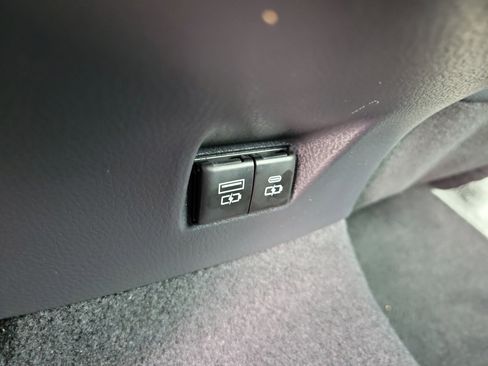 Used 2025 Toyota Camry XSE FWD image 13