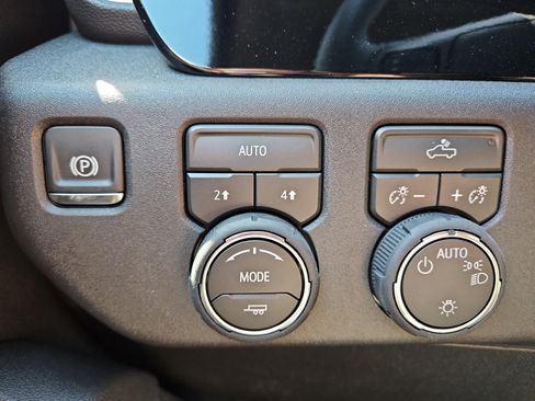 New 2026 Chevrolet Silverado 1500 LT w/ LPO, Liner Protection Package AWD/4WD image 16