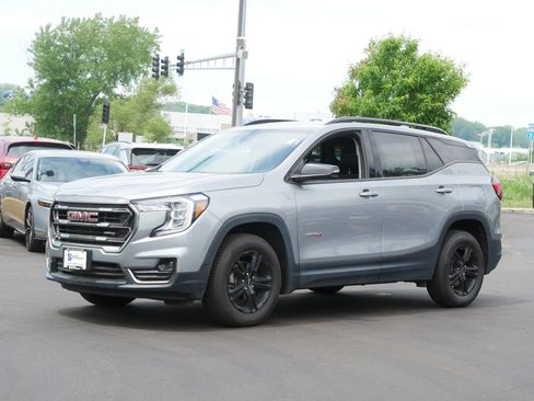 Used 2023 GMC Terrain AT4 AWD/4WD image 2