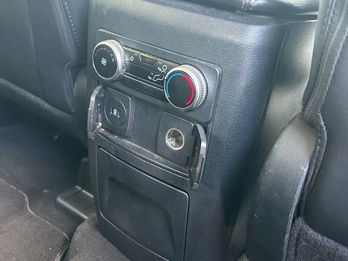 Used 2023 Ford Explorer XLT w/ Equipment Group 202A RWD image 32