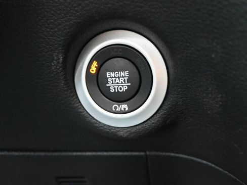 New 2026 Chrysler Pacifica Select FWD image 15