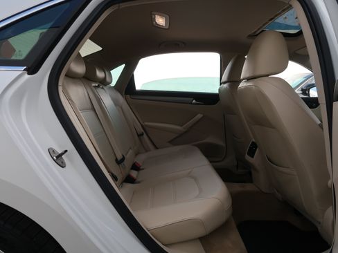 Used 2014 Volkswagen Passat TDI SE image 34