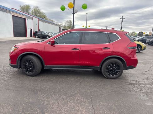 Used 2017 Nissan Rogue S image 11
