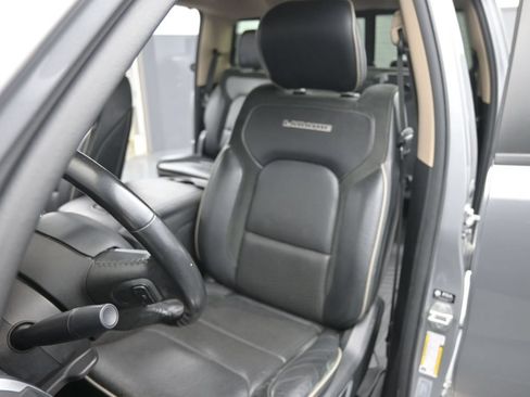 Used 2021 RAM 1500 Laramie AWD/4WD image 11