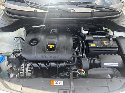 Used 2025 Kia Soul LX w/ LX Technology Package FWD image 30