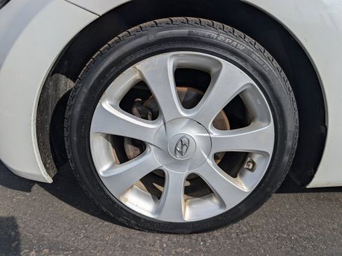 Used 2013 Hyundai Elantra Limited image 28