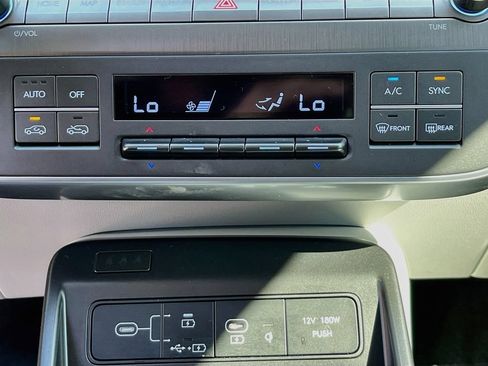 Used 2024 Hyundai Kona Limited FWD image 26