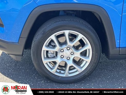 Used 2023 Jeep Compass Latitude AWD/4WD image 9
