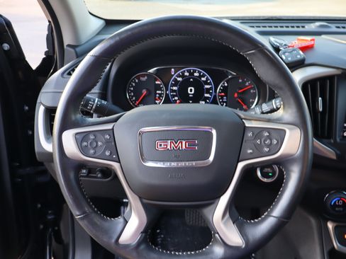 Certified 2022 GMC Terrain Denali w/ Denali Premium Package AWD/4WD image 17