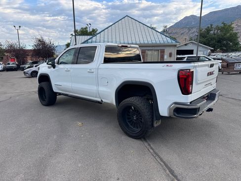 Used 2022 GMC Sierra 1500 SLE w/ X31 Off-Road Package AWD/4WD image 3