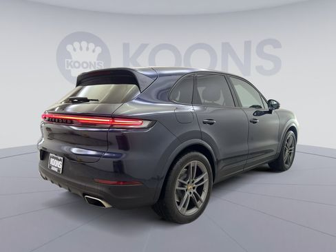 Used 2024 Porsche Cayenne Base image 5