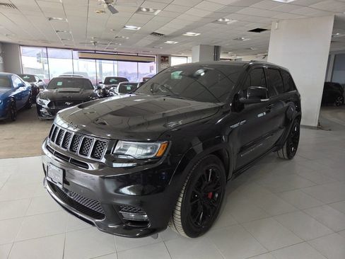 Used 2017 Jeep Grand Cherokee SRT image 5