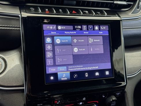 Used 2023 Jeep Grand Cherokee L Laredo image 11