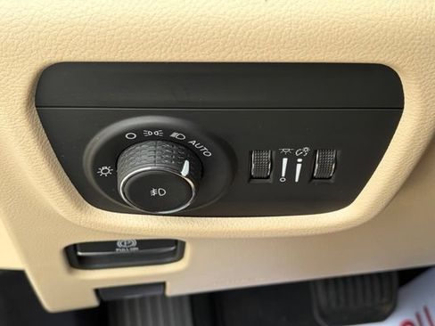 Used 2023 Jeep Grand Cherokee L Limited w/ Luxury Tech Group II AWD/4WD image 26