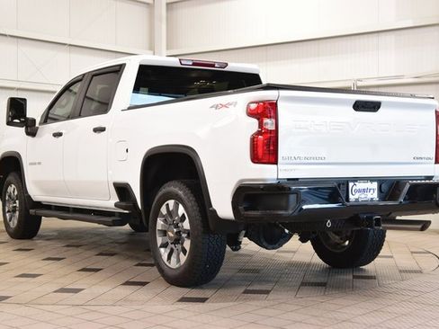 Used 2024 Chevrolet Silverado 2500 Custom w/ Custom Value Package image 6