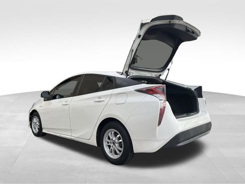 Used 2016 Toyota Prius Two image 16