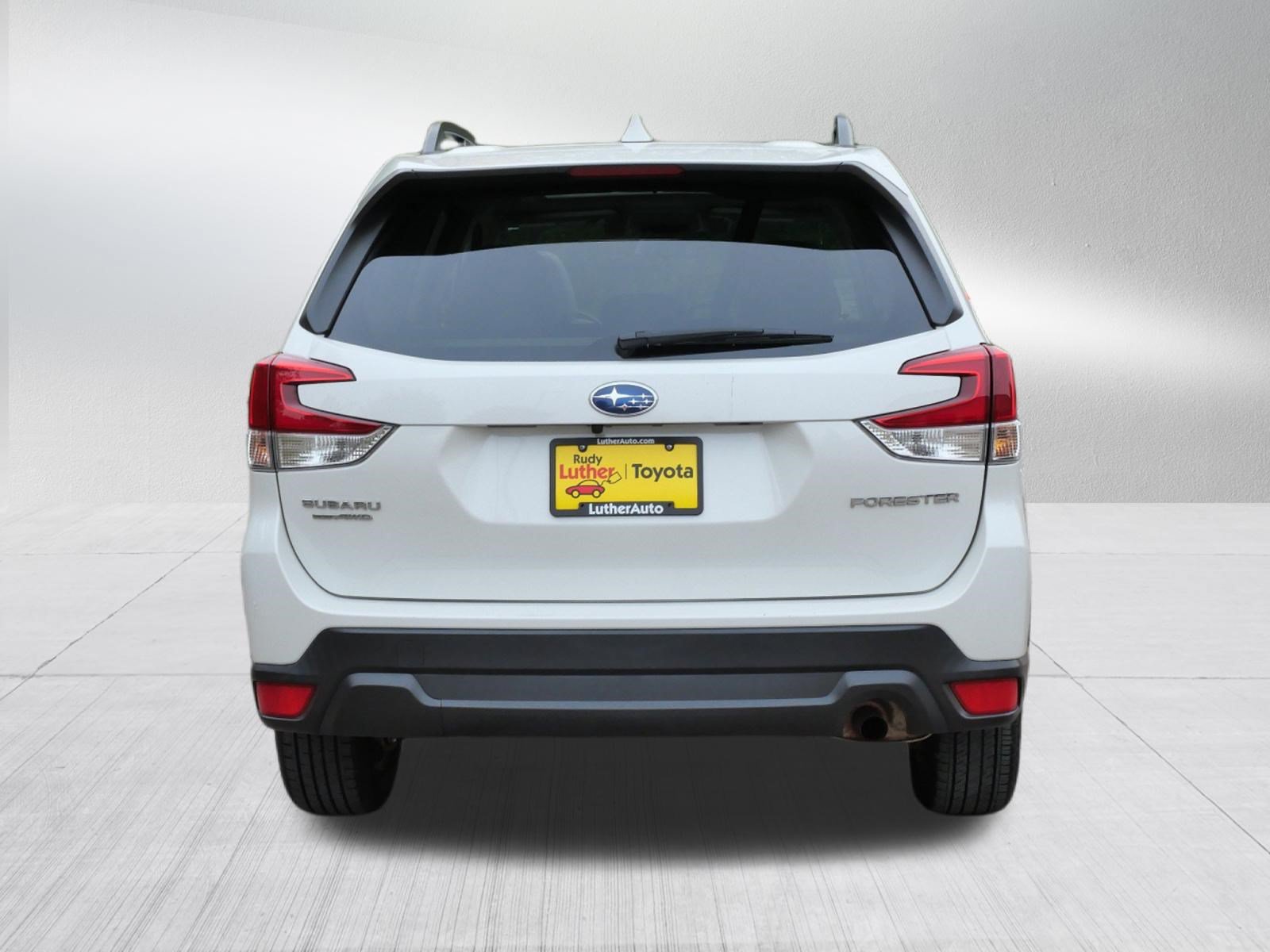 Used 2020 Subaru Forester Premium AWD/4WD image 6