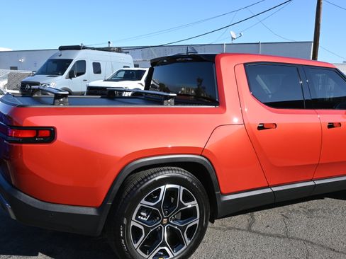 Used 2025 Rivian R1T Adventure image 17