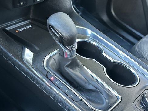 Used 2023 Chevrolet Traverse LT image 35