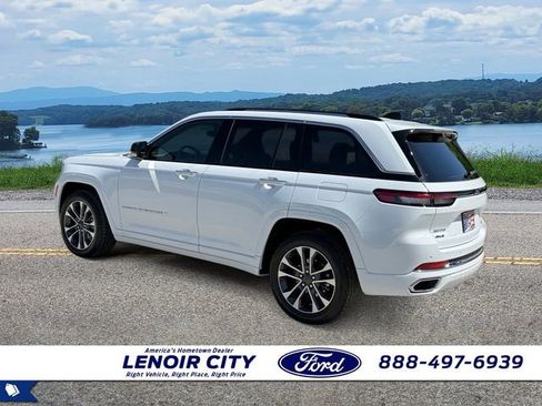 Used 2024 Jeep Grand Cherokee Overland w/ Luxury Tech Group IV AWD/4WD image 5