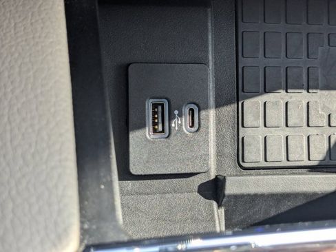 Certified 2021 Ford Expedition Limited image 24