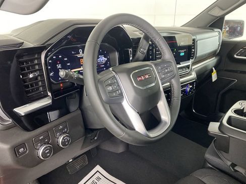 New 2026 GMC Sierra 1500 Elevation image 12