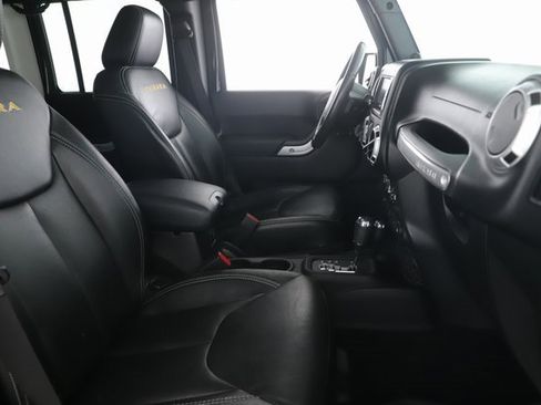 Used 2014 Jeep Wrangler Unlimited Sahara w/ Connectivity Group image 26