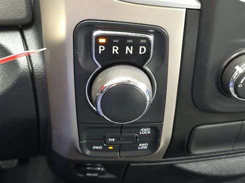Used 2018 RAM 1500 Classic SLT AWD/4WD image 20