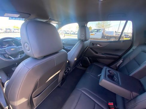 Used 2025 Chevrolet Equinox LT w/ Convenience Package II FWD image 22