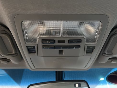 Used 2013 Toyota Camry XLE image 32