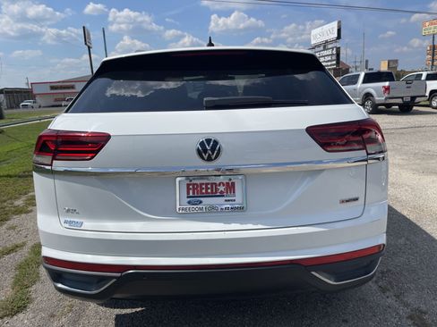 Used 2020 Volkswagen Atlas Cross Sport SEL AWD/4WD image 5