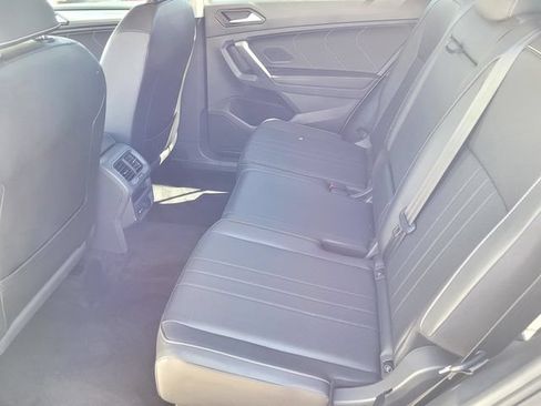 Used 2023 Volkswagen Tiguan SE AWD/4WD image 12