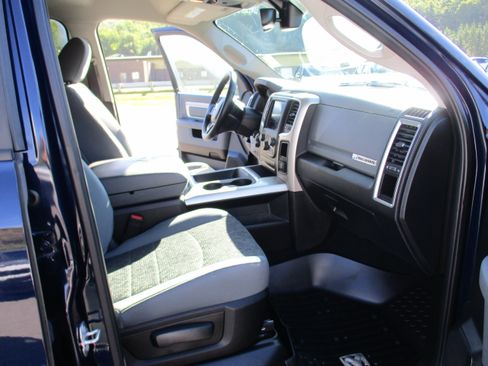 Used 2019 RAM 1500 Big Horn AWD/4WD image 14